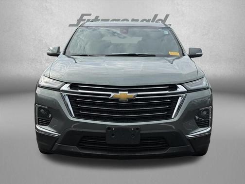 Silver Sage Metallic 2023 Chevrolet Traverse LT Leather