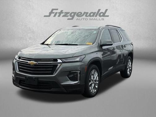 Silver Sage Metallic 2023 Chevrolet Traverse LT Leather
