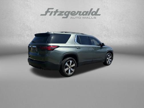 Silver Sage Metallic 2022 Chevrolet Traverse LT Leather