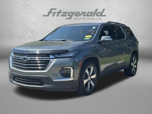 Silver Sage Metallic 2022 Chevrolet Traverse LT Leather