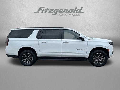 Summit White 2023 Chevrolet Suburban 4WD Z71
