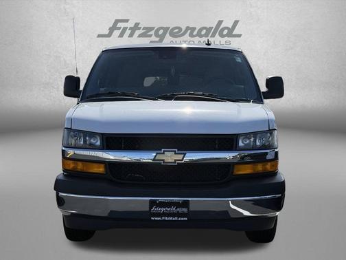 Summit White 2025 Chevrolet Express 3500 RWD 3500 Extended Wheelbase LT