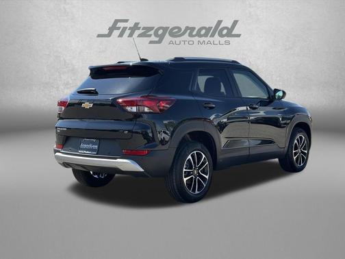 Mosaic Black Metallic 2026 Chevrolet Trailblazer LT