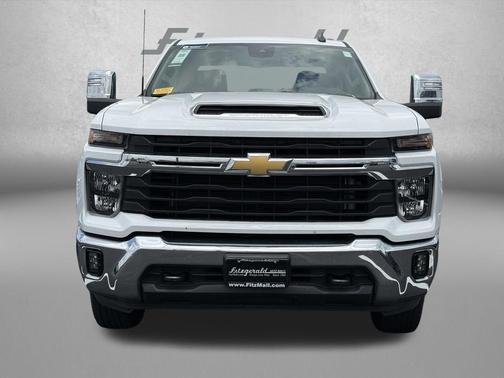 Summit White 2018 Chevrolet Silverado 2500 LT