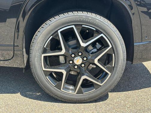 Mosaic Black Metallic 2026 Chevrolet Traverse High Country