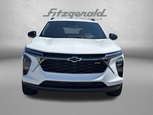 Summit White 2026 Chevrolet Trax FWD 2RS