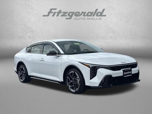 Snow White Pearl 2025 Kia K4 GT-Line