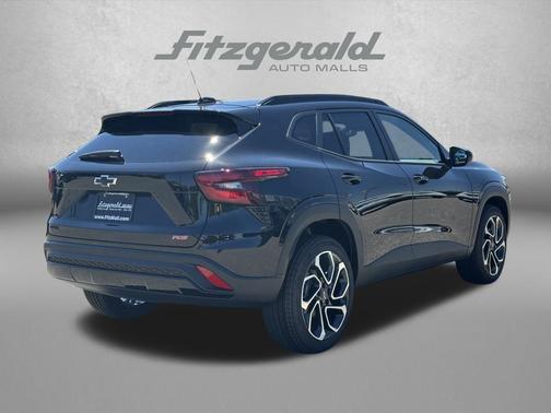 Mosaic Black Metallic 2026 Chevrolet Trax FWD 2RS