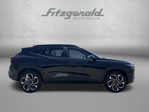 Mosaic Black Metallic 2026 Chevrolet Trax FWD 2RS