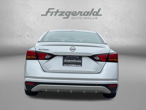 Brilliant Silver Metallic 2025 Nissan Altima 2.5 SV