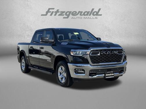 Diamond Black Crystal Pearlcoat 2025 RAM 1500 Big Horn/Lone Star