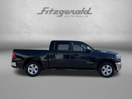 Diamond Black Crystal Pearlcoat 2025 RAM 1500 Big Horn/Lone Star