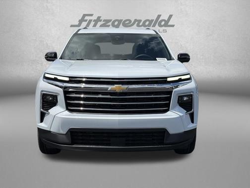 Polar White Tricoat 2026 Chevrolet Traverse LT