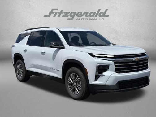 Polar White Tricoat 2026 Chevrolet Traverse LT