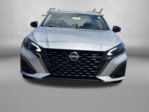 Brilliant Silver Metallic 2024 Nissan Altima SR FWD