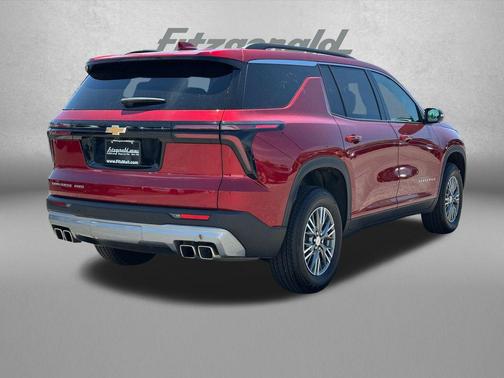 Radiant Red Tintcoat 2026 Chevrolet Traverse LT