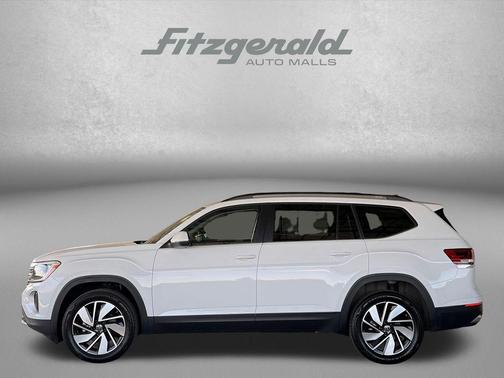 Pure White 2024 Volkswagen Atlas 2.0T SE w/Technology 4MOTION