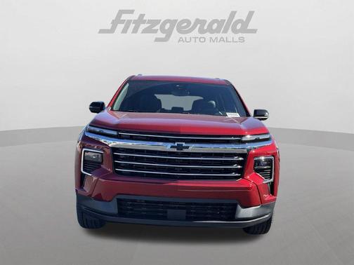 Radiant Red Tintcoat 2027 Chevrolet Traverse LT