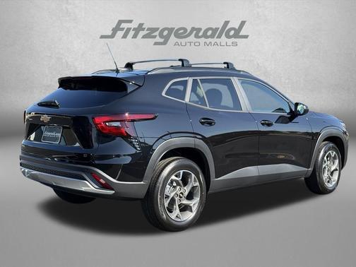 Mosaic Black Metallic 2026 Chevrolet Trax LT