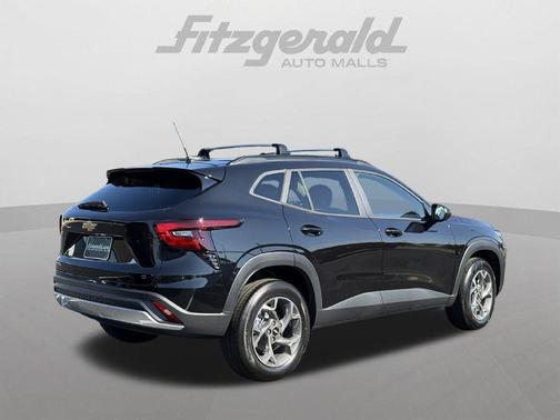 Mosaic Black Metallic 2026 Chevrolet Trax LT