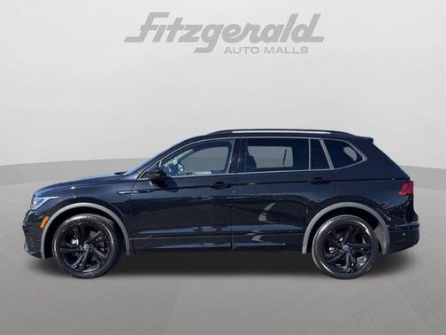 Deep Black Pearl 2023 Volkswagen Tiguan 2.0T SE R-Line Black 4MOTION
