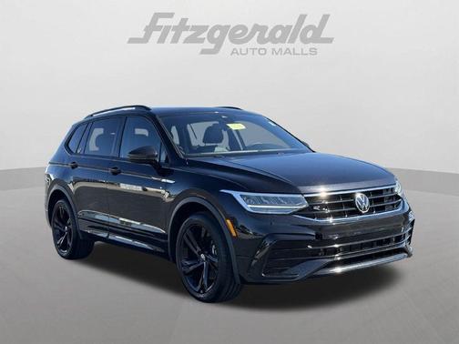 Deep Black Pearl 2023 Volkswagen Tiguan 2.0T SE R-Line Black 4MOTION