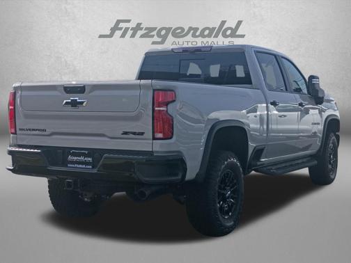White Sands 2026 Chevrolet Silverado 2500 Crew Cab, Standard Bed, XR2, 4WD
