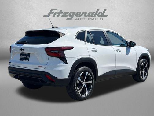 Summit White 2024 Chevrolet Trax FWD 1RS