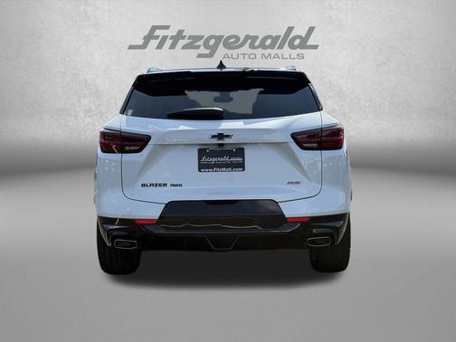 Iridescent Pearl Tricoat 2023 Chevrolet Blazer RS