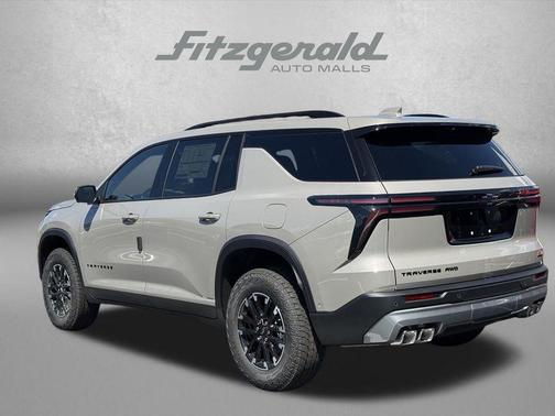 Sandstone Gray 2026 Chevrolet Traverse AWD Z71