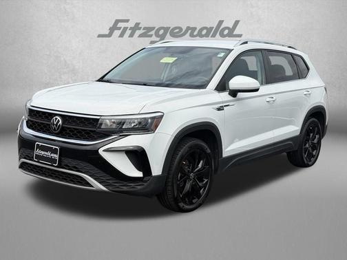 Pure White 2022 Volkswagen Taos 1.5T SE