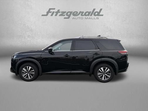 Super Black 2024 Nissan Pathfinder SL 4WD