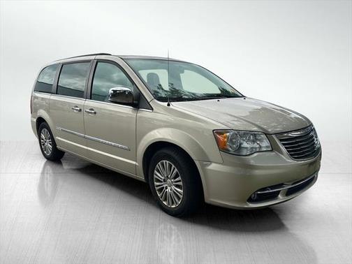 2014 Chrysler Town & Country Touring-L