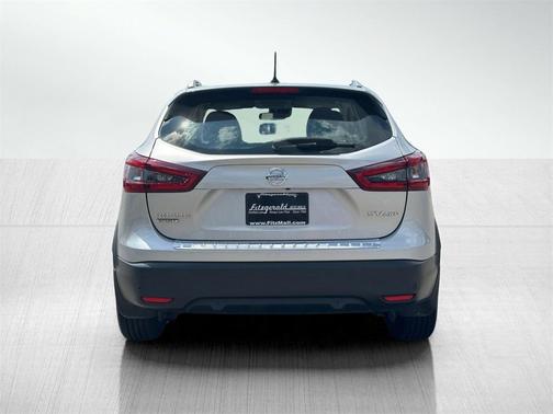 2022 Nissan Rogue Sport SV