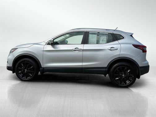 2022 Nissan Rogue Sport SV