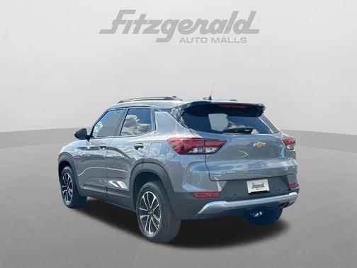 Sterling Gray Metallic 2026 Chevrolet Trailblazer LT