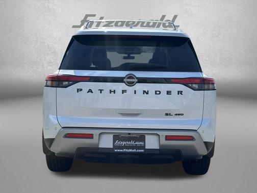 Everest White Pearl Tricoat 2025 Nissan Pathfinder SL 4WD