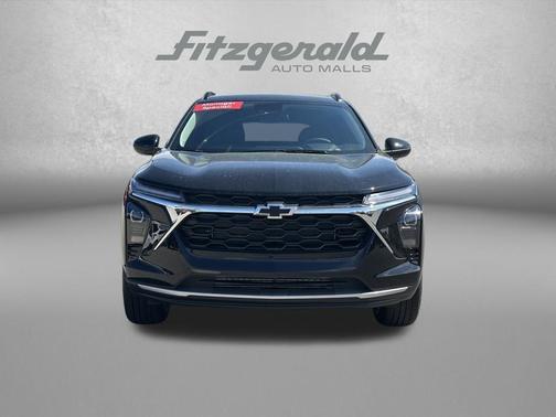 Mosaic Black Metallic 2026 Chevrolet Trax LT