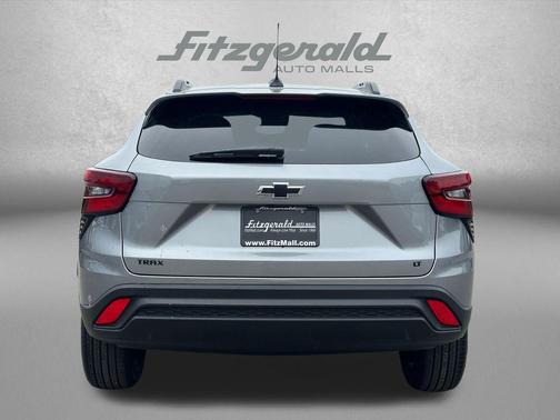 Sterling Gray Metallic 2026 Chevrolet Trax LT