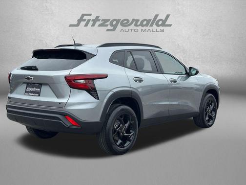 Sterling Gray Metallic 2026 Chevrolet Trax LT