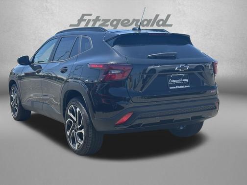 Mosaic Black Metallic 2026 Chevrolet Trax FWD 2RS