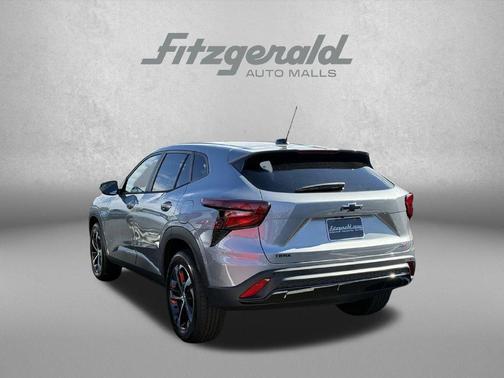 Sterling Gray Metallic 2026 Chevrolet Trax FWD 1RS