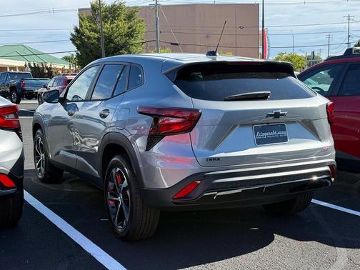 Sterling Gray Metallic 2026 Chevrolet Trax FWD 1RS