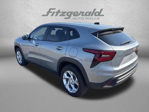 Sterling Gray Metallic 2025 Chevrolet Trax LS