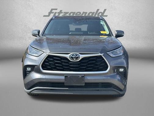 Magnetic Gray Metallic 2020 Toyota Highlander XLE