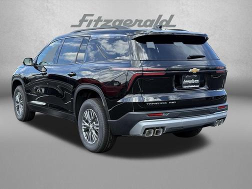 Mosaic Black Metallic 2026 Chevrolet Traverse LT
