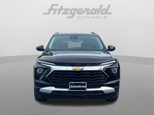 Mosaic Black Metallic 2025 Chevrolet Trailblazer LT