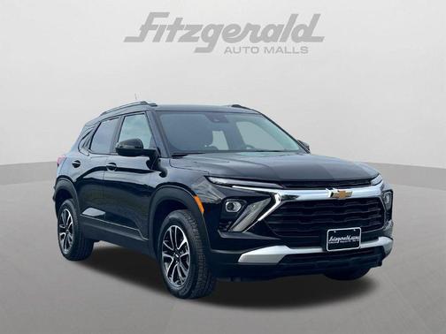 Mosaic Black Metallic 2025 Chevrolet Trailblazer LT