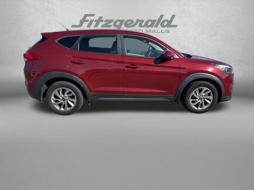Gemstone Red 2018 Hyundai TUCSON SE