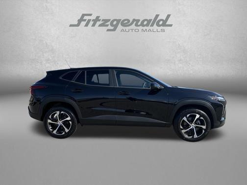 Mosaic Black Metallic 2026 Chevrolet Trax FWD 1RS